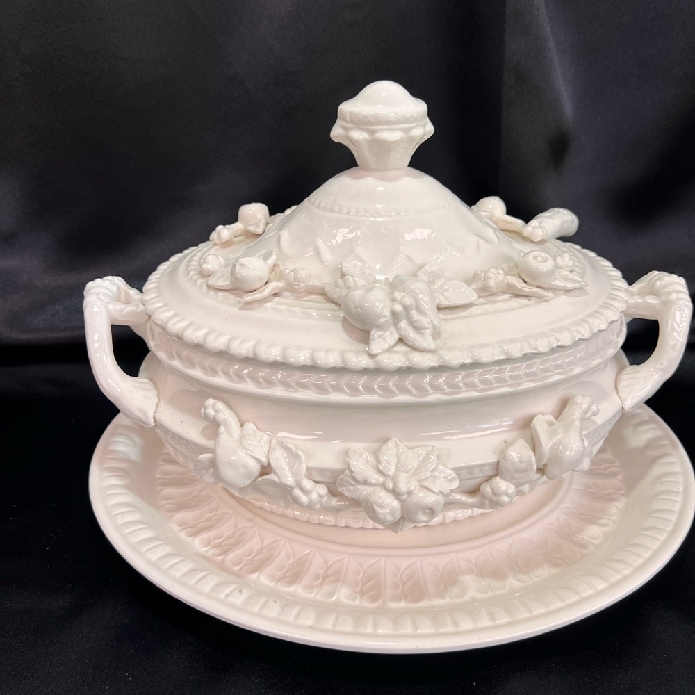 Japan Rags White Serveware Tureen with Ornate Design